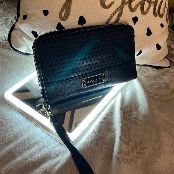 Olivia + Joy black zip around wallet - NWT - Picture 1 of 8